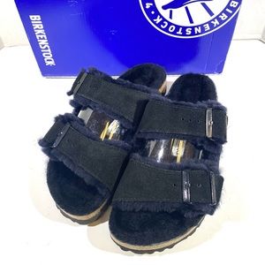 Birkenstock Arizona Fur EU39 (8-8.5) Narrow Fit in Black Suede.
